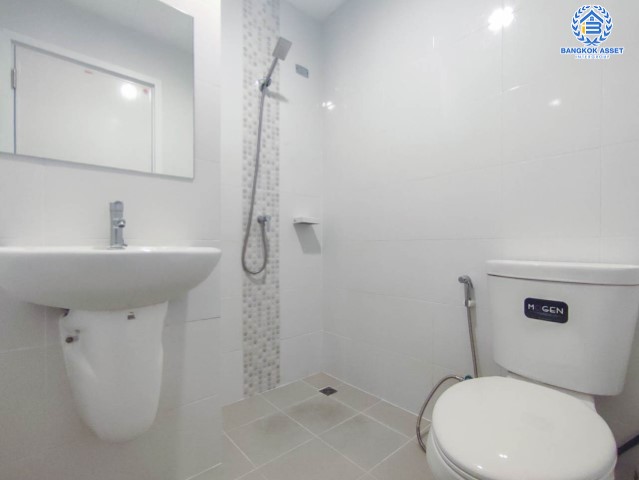 *****ทาวน์เฮ้าส์มือสองย่านนนทบุรี ม.ชวนชื่นทาวน์ กาญจนาภิเษก-บางใหญ่ บนเนื้อที่ 21.4 ตร.ว. ฟังก์ชันจัดเต็ม 4 ห้องนอน 3 ห้องน้ำ 2 ที่จอดรถ บ้านใหม่ ตกแต่งพร้อมอยู่ แถมฟรี! 2 เครื่องปรับอากาศ ใกล้รถไฟฟ้าสายสีม่วง "สถานีคลองบางไผ่" และทางด่วน "ศรีรัช"